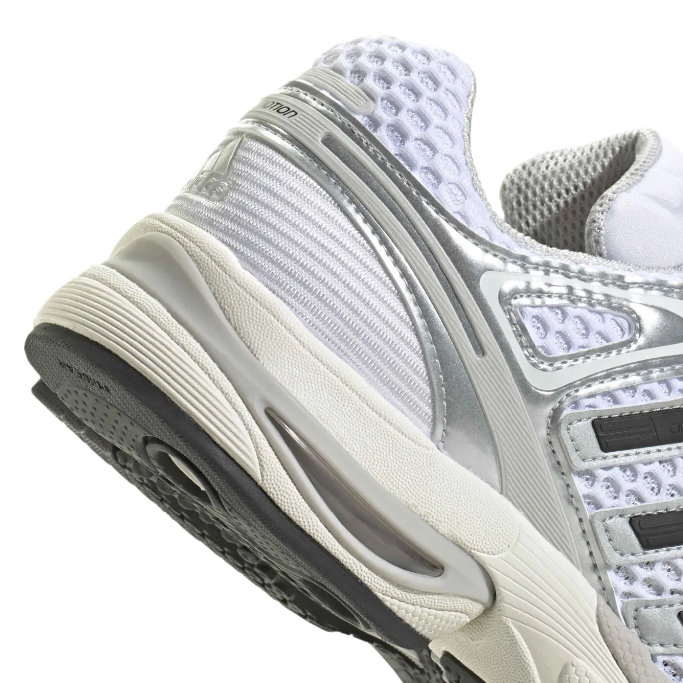 adidas Adistar Control 5 Sneakers Wit Zilver Metallic Zwart
