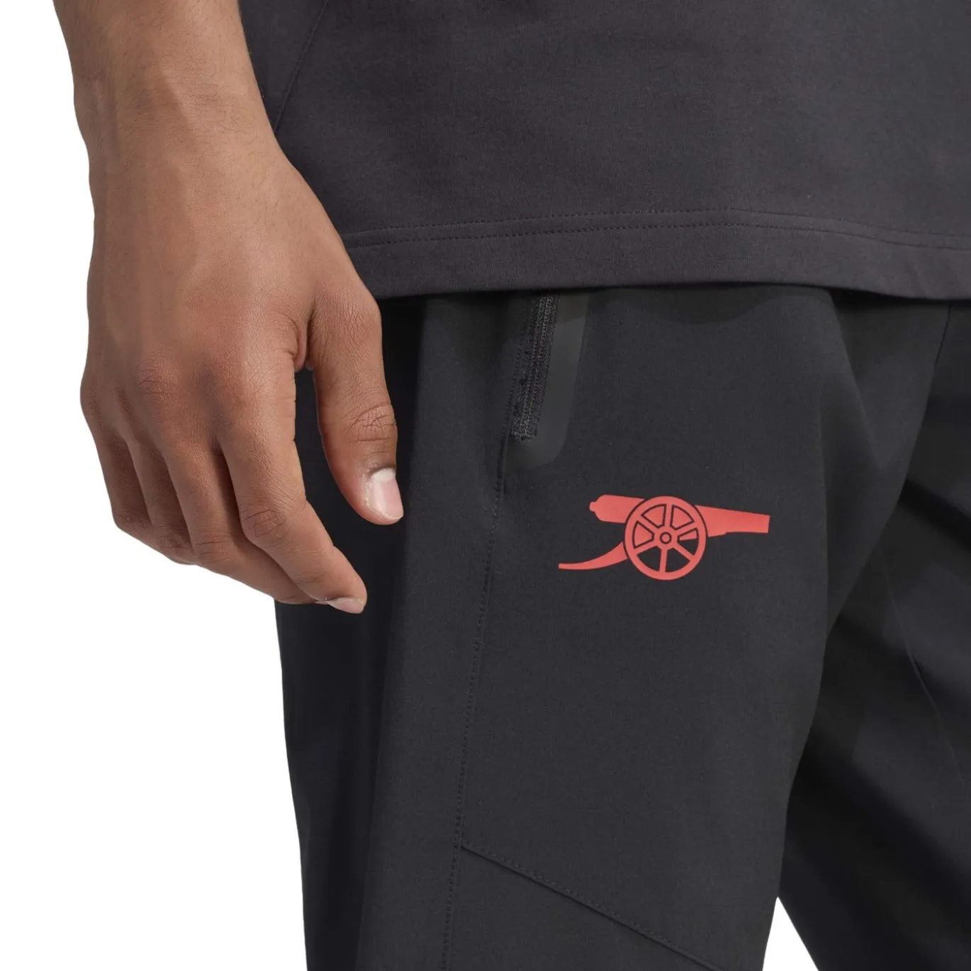 adidas Arsenal Tiro Travel Trainingsbroek 2026-2027 Zwart Rood