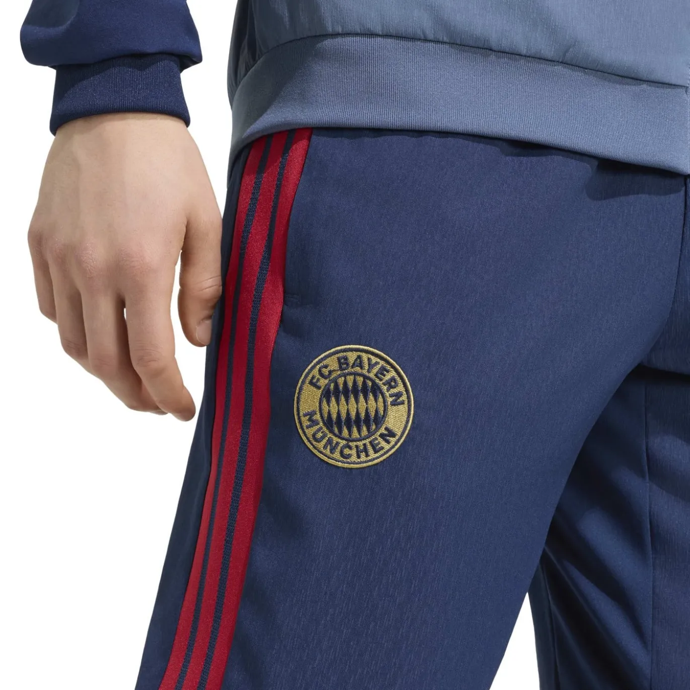 adidas Bayern München Presentatie Trainingsbroek 2026-2027 Donkerblauw Rood Goud
