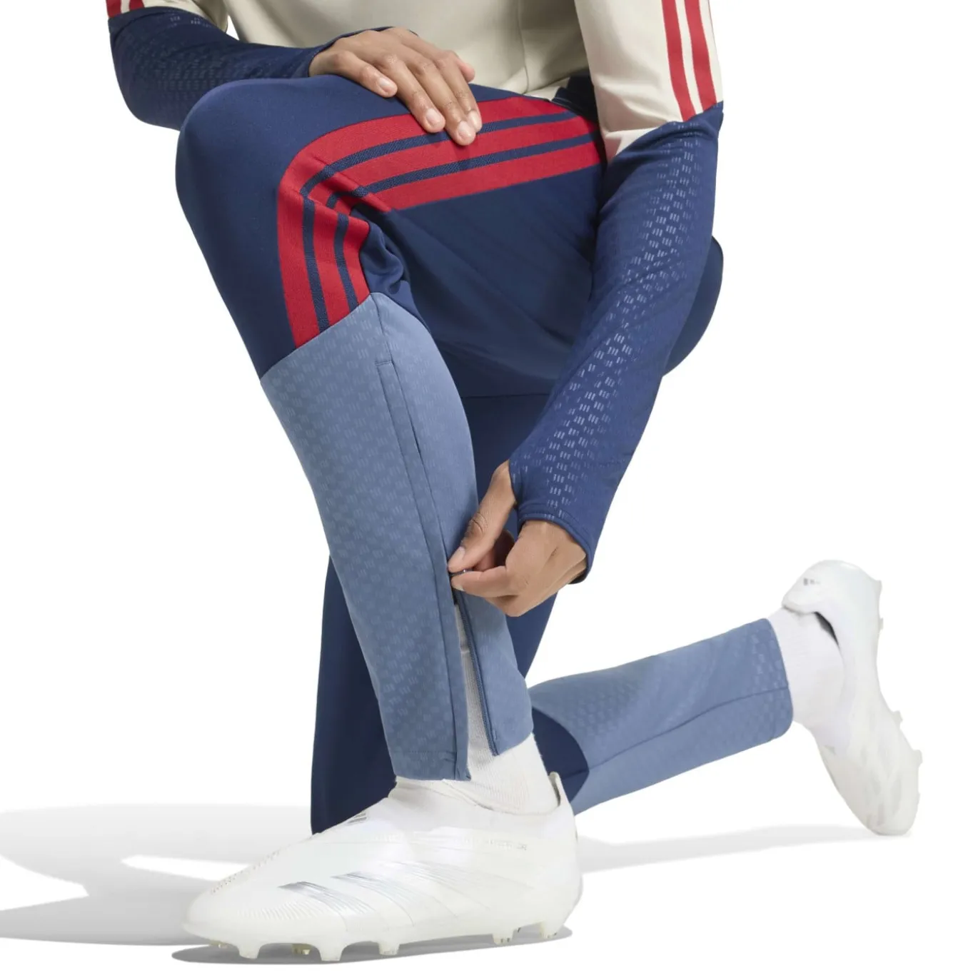 adidas Bayern München Trainingsbroek 2026-2027 Donkerblauw Rood Goud