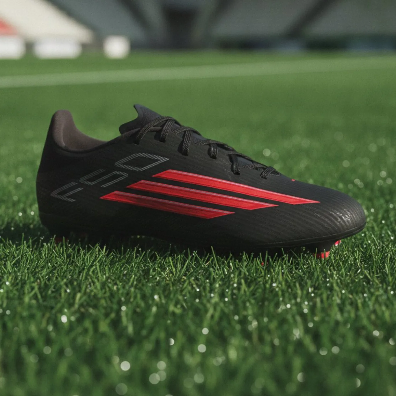 adidas F50 League IJzeren-Nop Voetbalschoenen (SG) Zwart Rood Donkergrijs