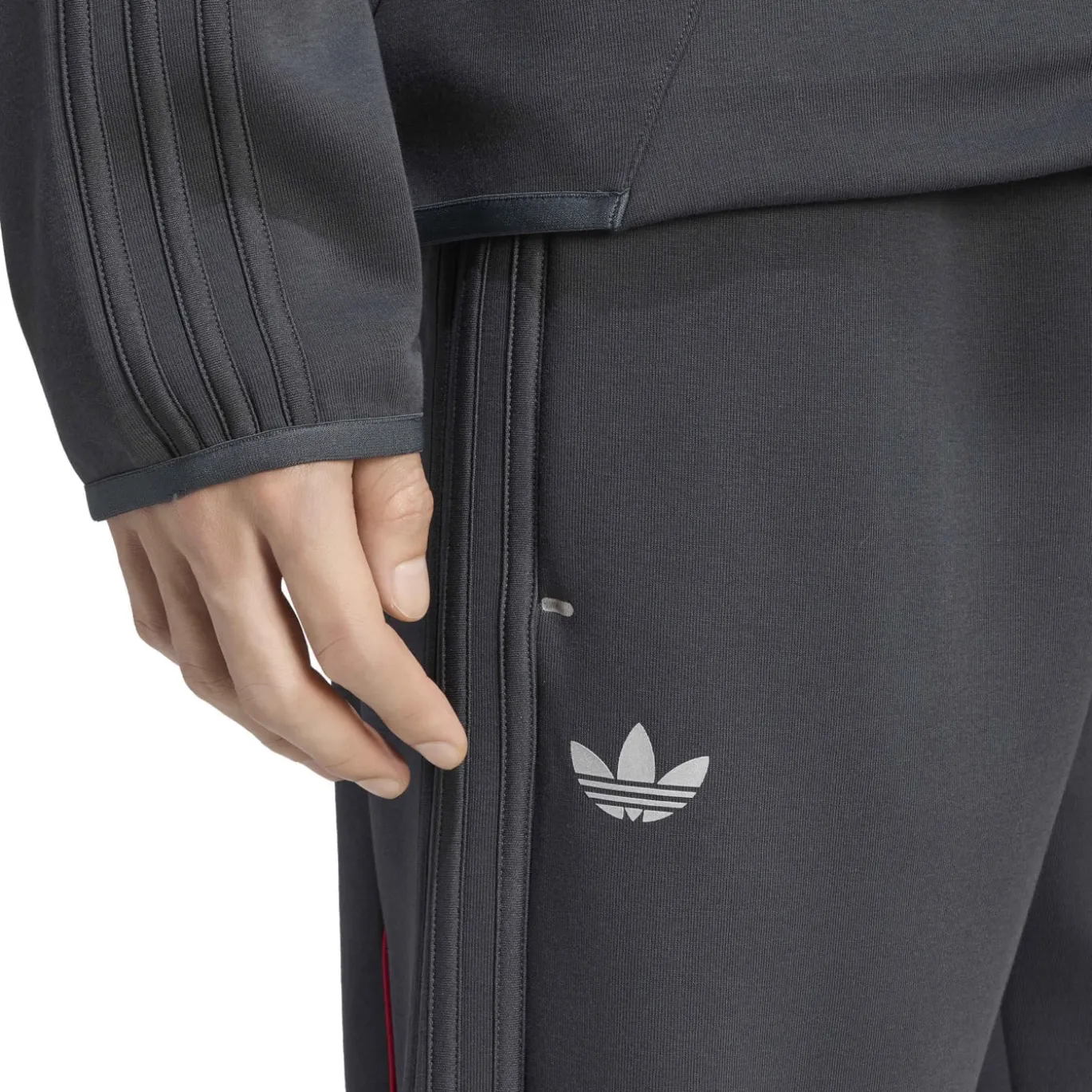 adidas Liverpool Originals Trainingspak Donkergrijs Rood Zilver