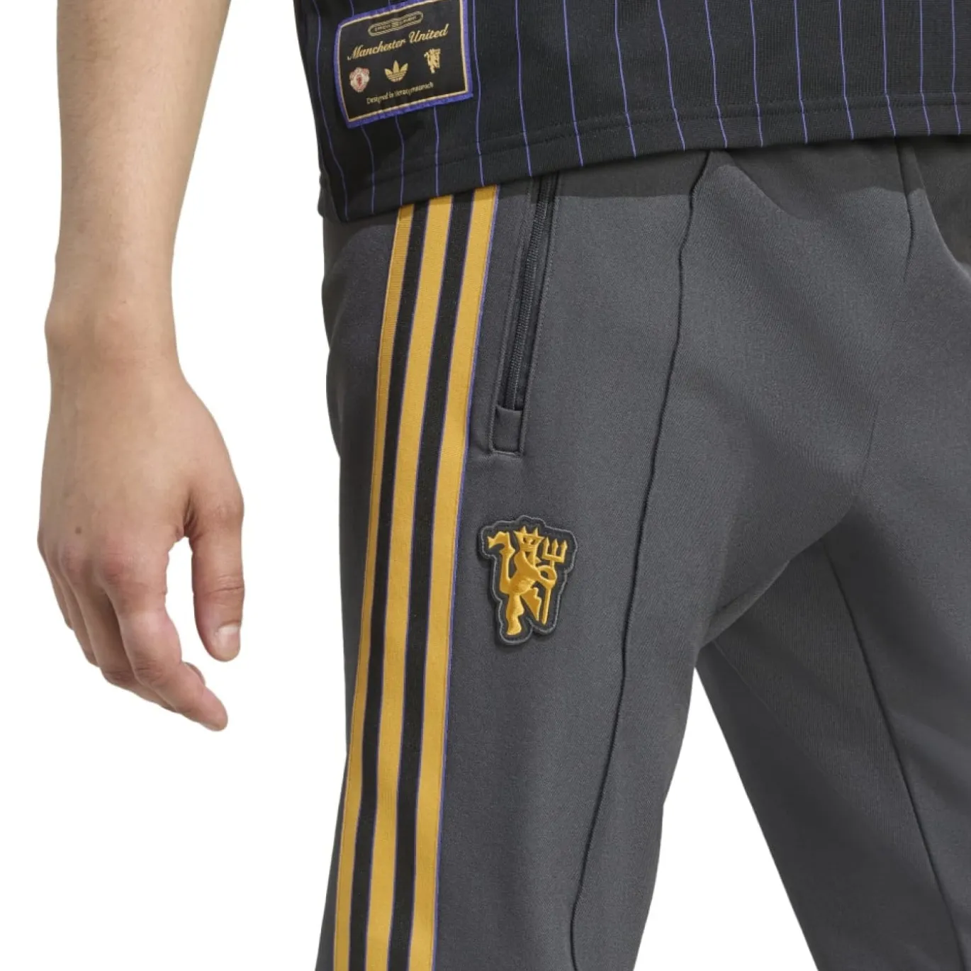 adidas Manchester United Terrace Icons Trainingsbroek Donkergrijs Goud