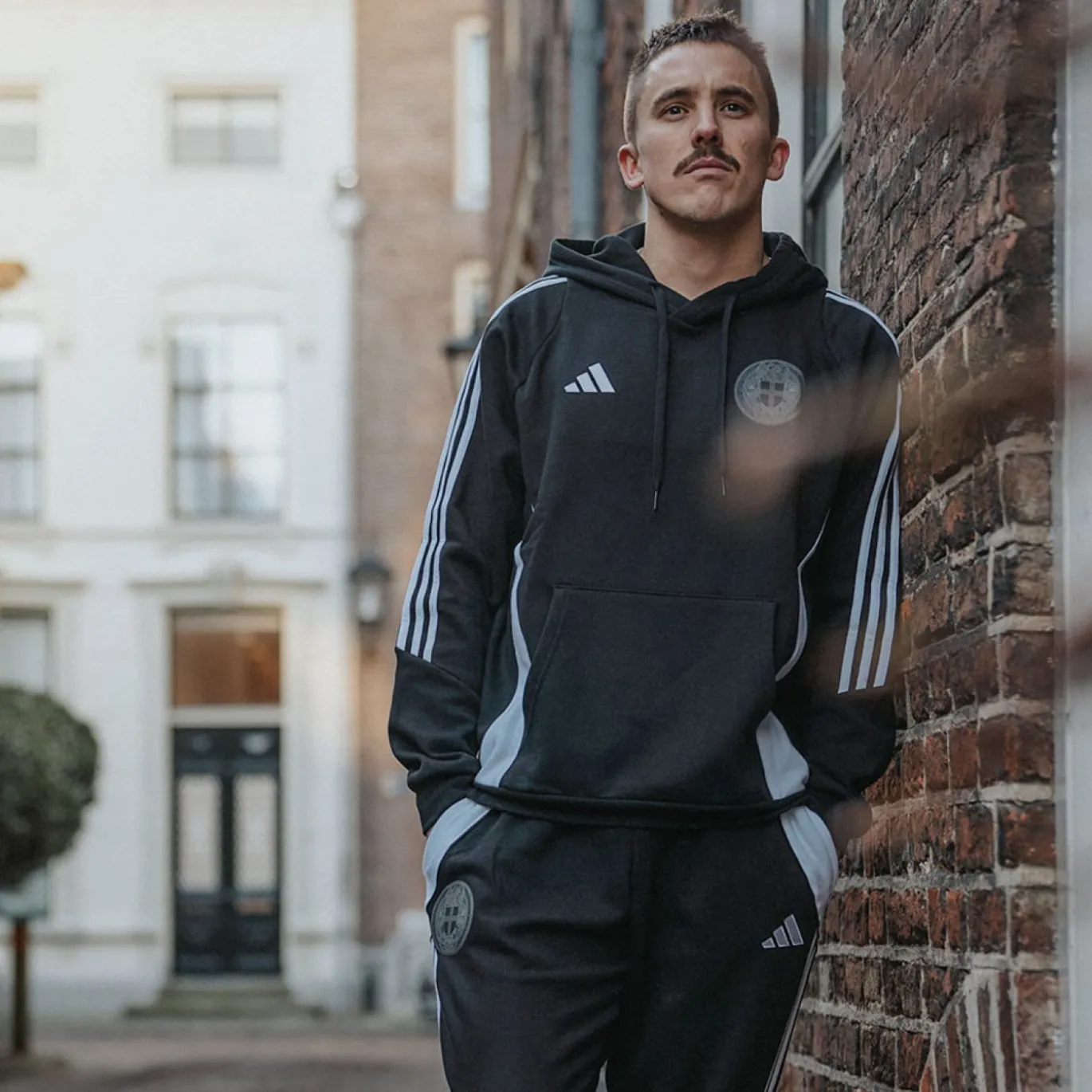 adidas PEC Zwolle Hooded Stadswapen Trainingspak Zwart Wit