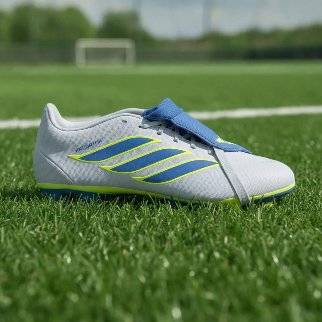 adidas Predator Club FT Gras / Kunstgras Voetbalschoenen (MG) Lichtblauw Blauw Geel