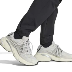 adidas Tech Trefoil Essential Woven Trainingsbroek Zwart Zilver