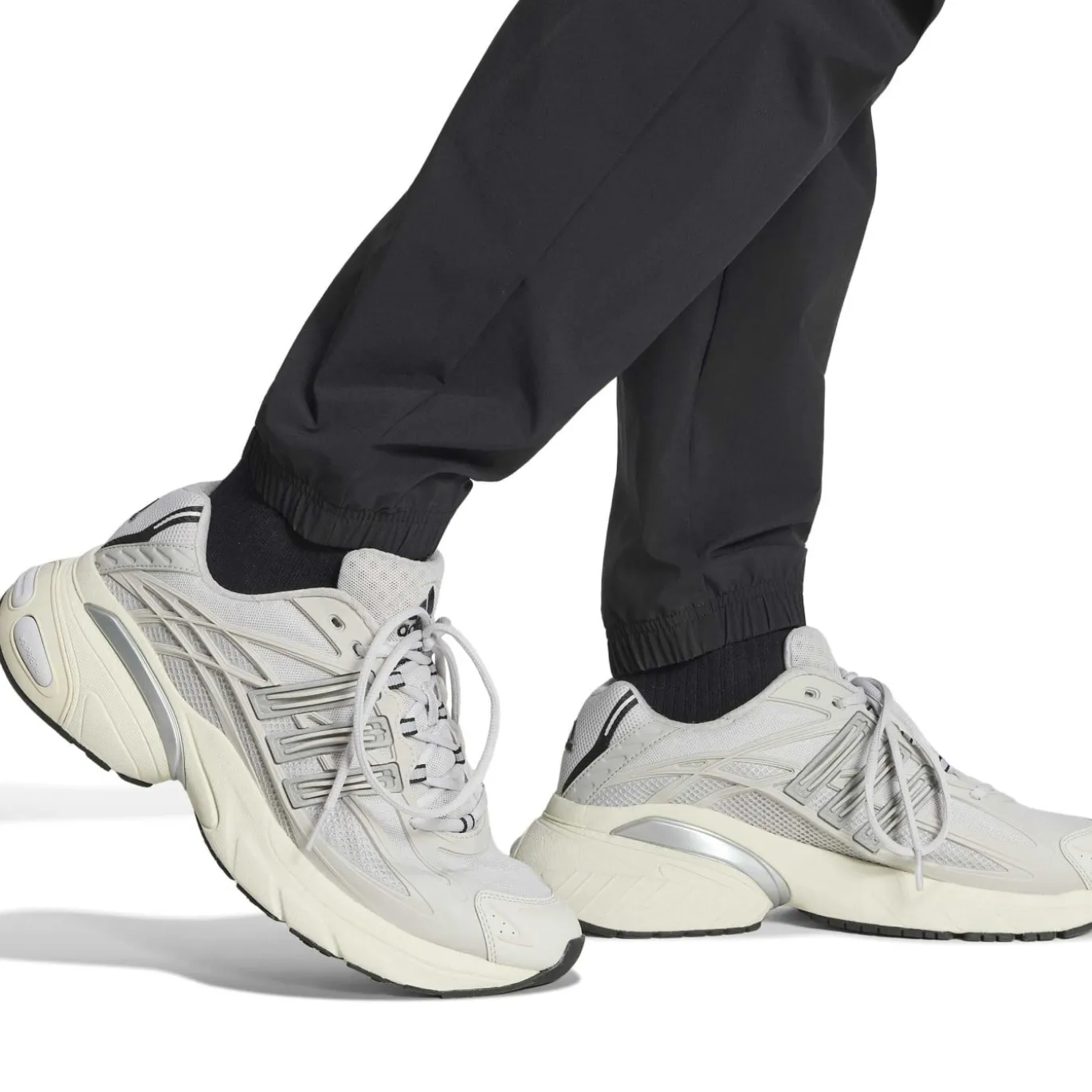 adidas Tech Trefoil Essential Woven Trainingsbroek Zwart Zilver
