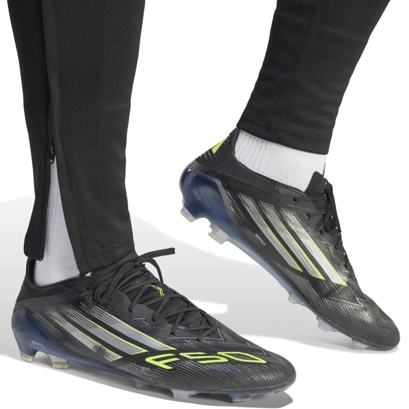 adidas Tiro 26 League Regular Trainingsbroek Zwart Rood