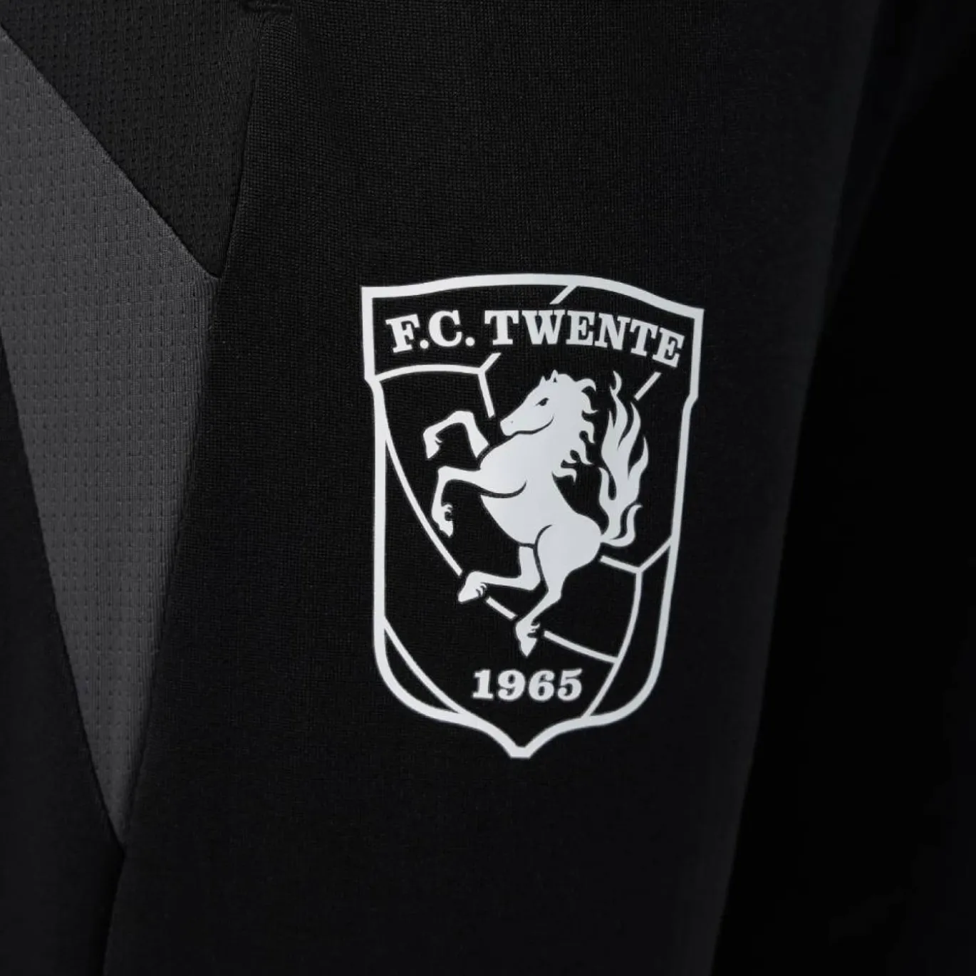 Castore FC Twente Trainingsbroek 2026-2027 Kids Zwart Donkergrijs