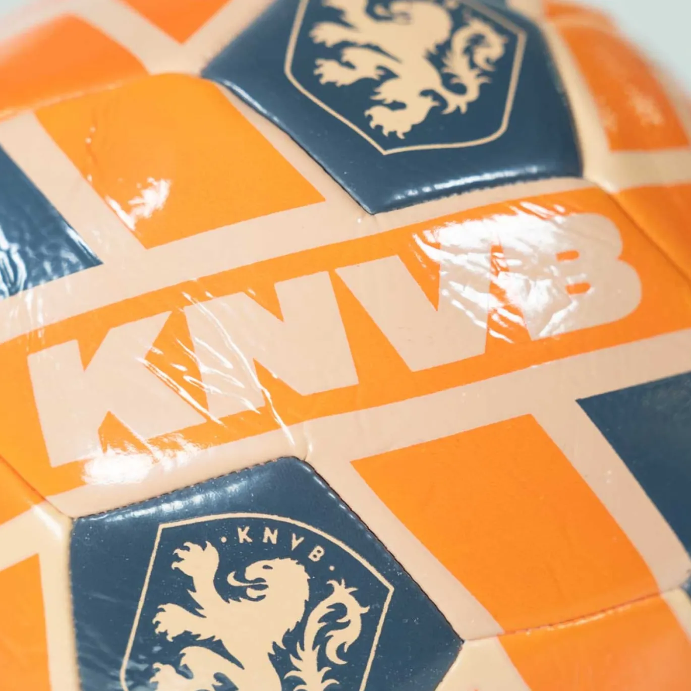 KNVB Logo Voetbal Maat 5 Oranje Donkerblauw