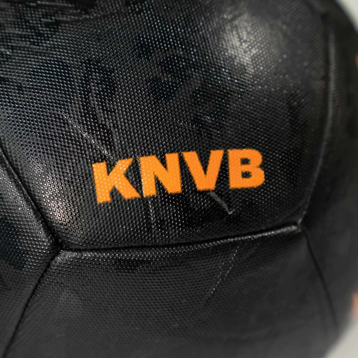 KNVB Logo Voetbal Maat 5 Zwart Oranje