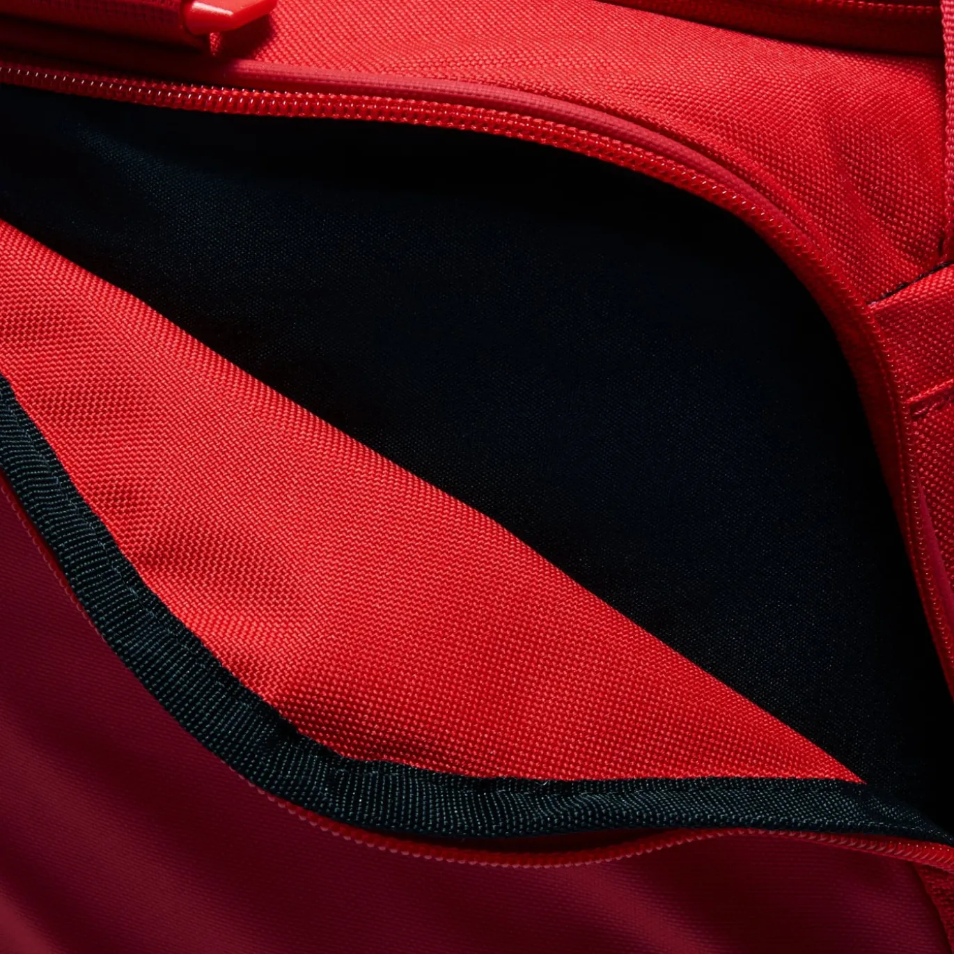 Nike Academy 21 Team Voetbaltas Large Schoenenvak Rood