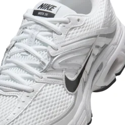 Nike Air Max Moto 2K Sneakers Wit Zilvergrijs Wit Zwart