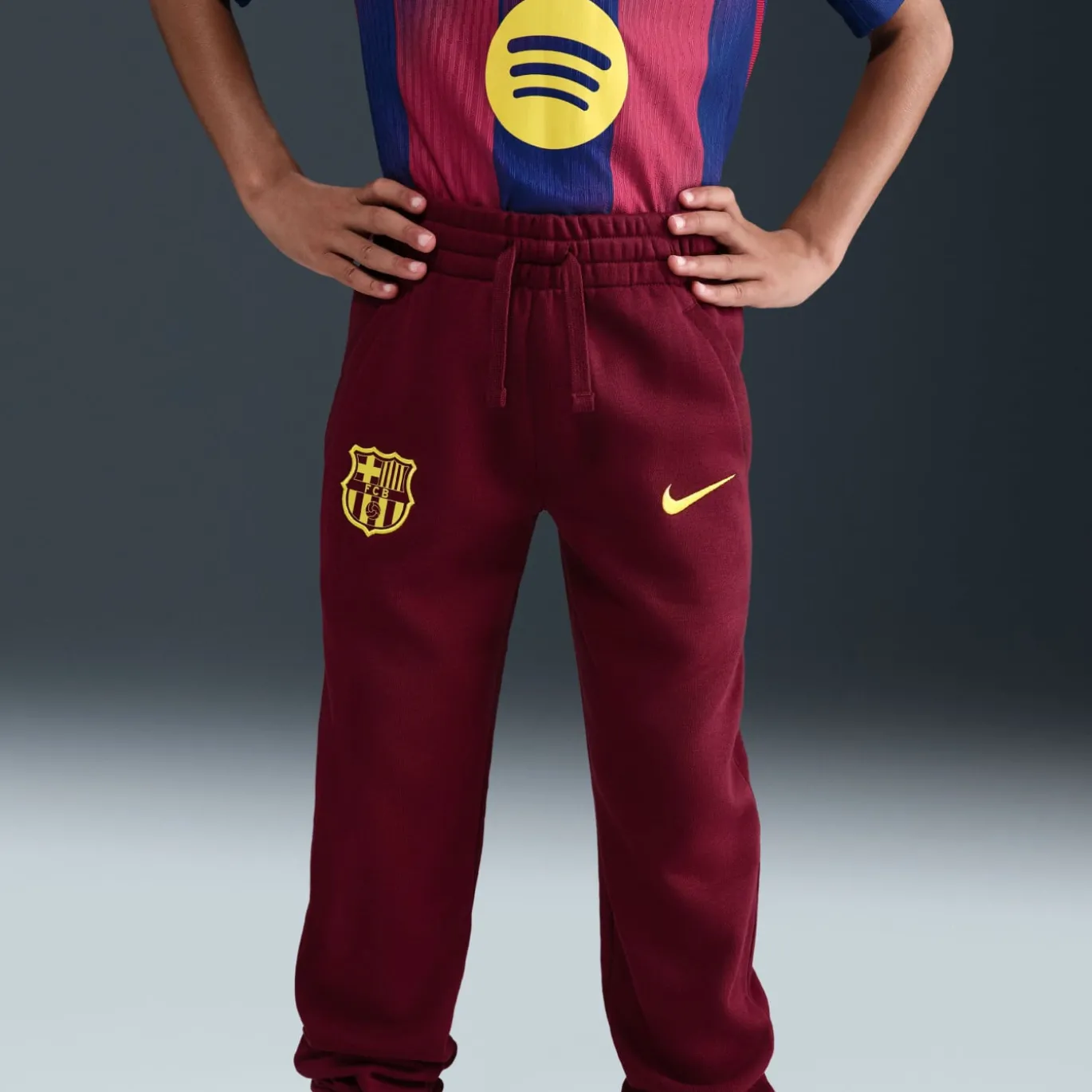 Nike FC Barcelona Club Fleece Joggingbroek 2025-2026 Kids Donkerrood Geel