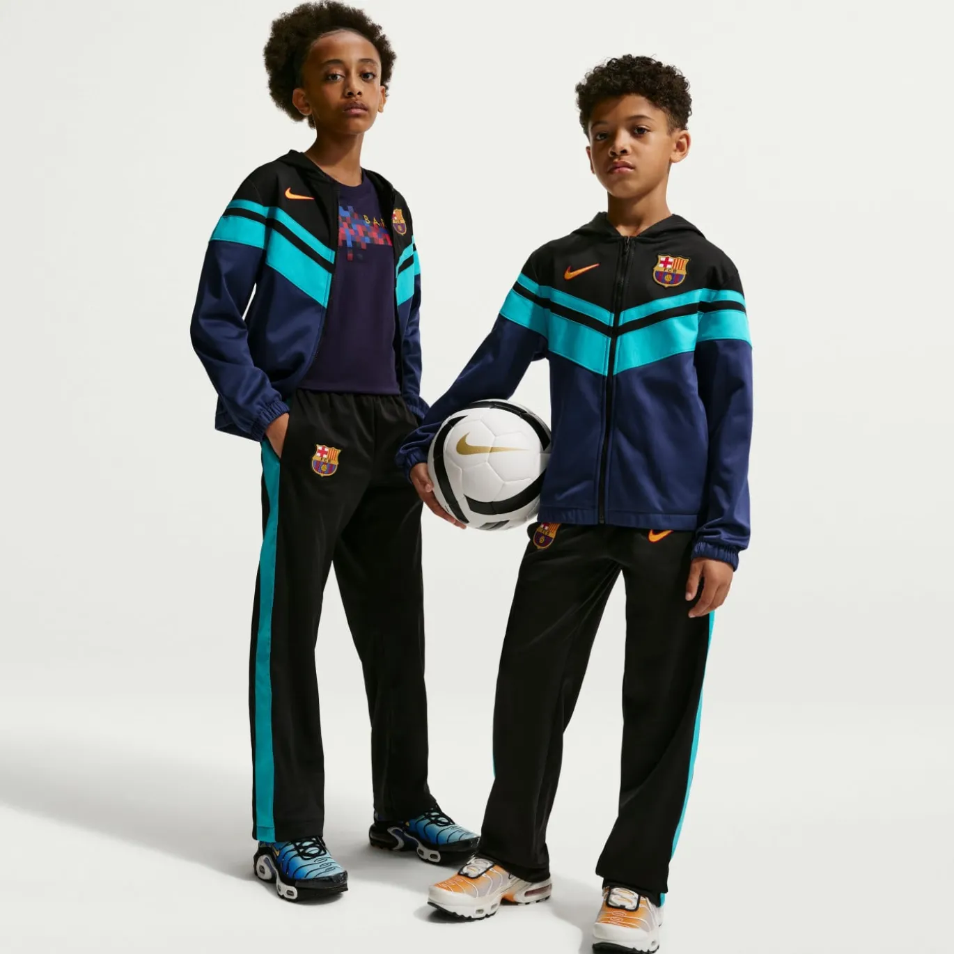 Nike FC Barcelona Sportswear Trainingspak 2026-2027 Kids Zwart Donkerblauw Blauwgroen Goudgeel