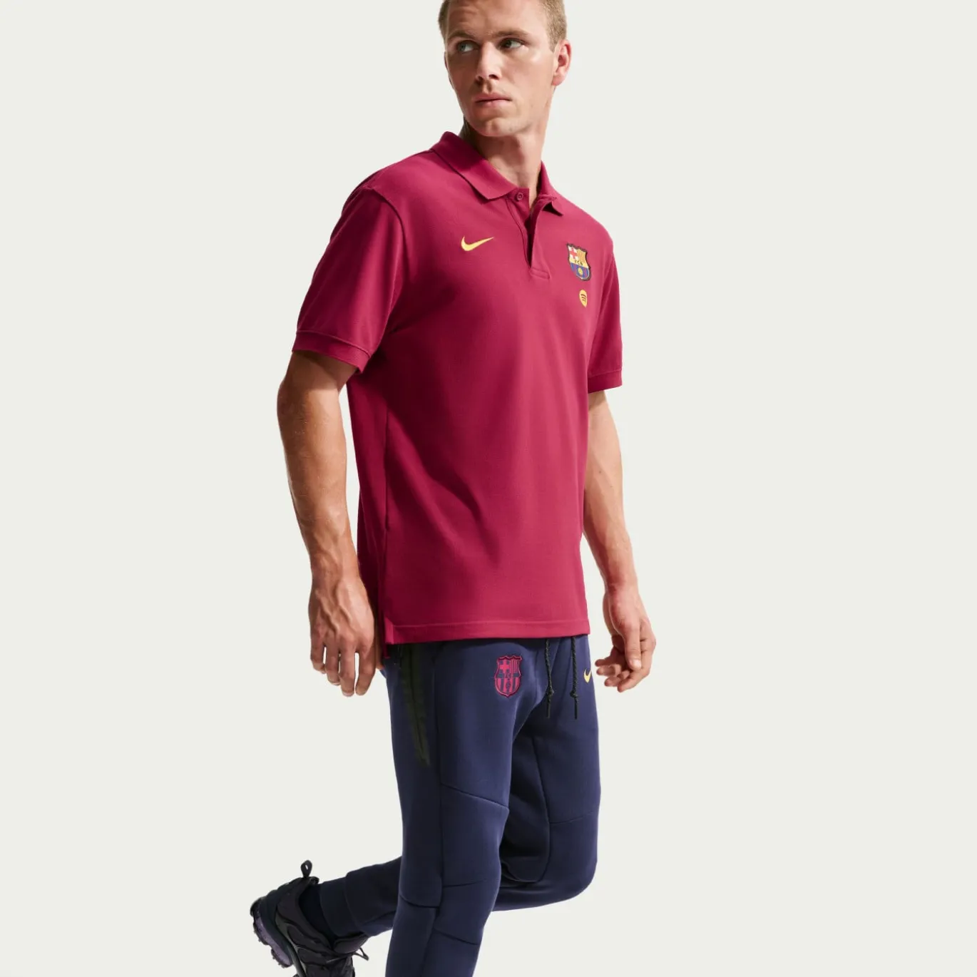 Nike FC Barcelona Tech Fleece Joggingbroek 2026-2027 Donkerblauw Zwart Geel Roze