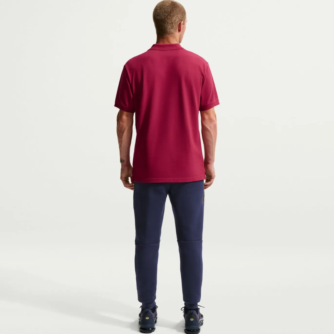 Nike FC Barcelona Tech Fleece Joggingbroek 2026-2027 Donkerblauw Zwart Geel Roze