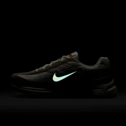 Nike Initiator Sneakers Wit Lichtbruin Beige