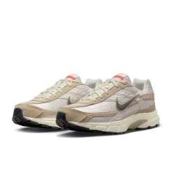 Nike Initiator Sneakers Wit Lichtbruin Beige