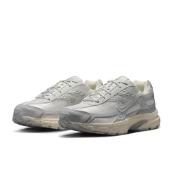 Nike Initiator Sneakers Zilvergrijs Lichtgrijs Gebroken Wit