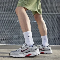 Nike Initiator Sneakers Zilver Zwart Rood
