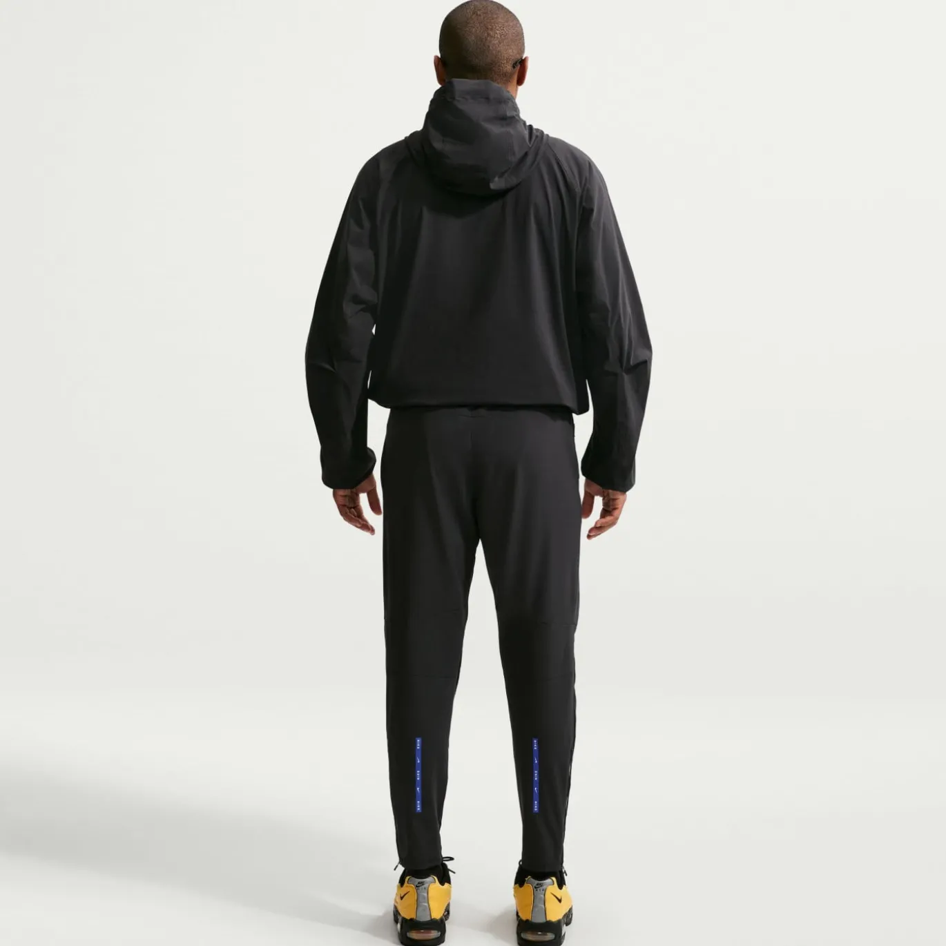 Nike Inter Milan City Side Trainingsbroek 2026-2027 Zwart Goudgeel