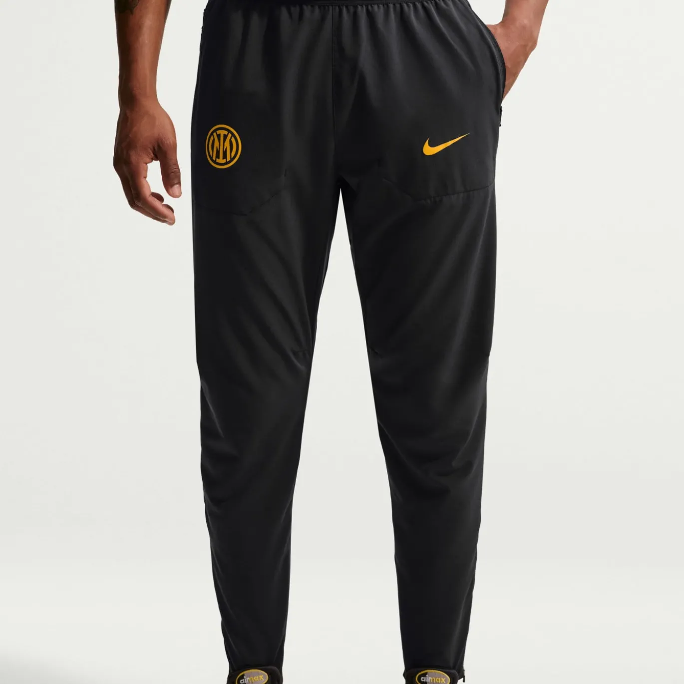Nike Inter Milan City Side Trainingspak 2026-2027 Zwart Donkerblauw Goudgeel