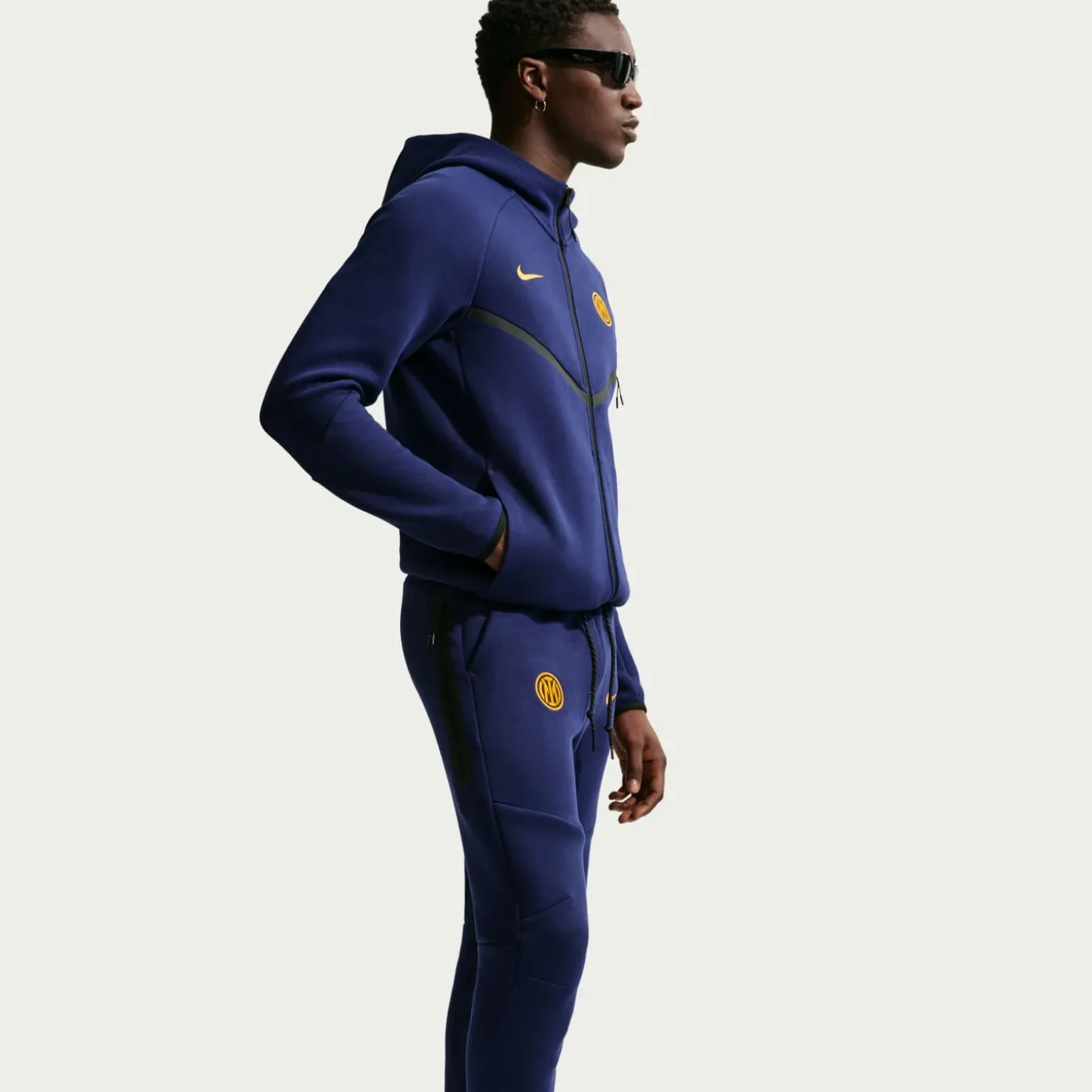 Nike Inter Milan Tech Fleece Trainingspak 2026-2027 Donkerblauw Zwart Goudgeel