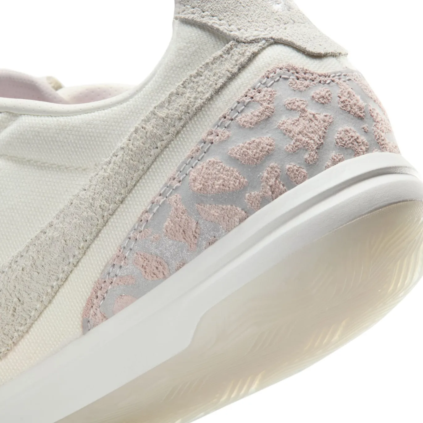 Nike Jordan Tiempo Streetgato SE Straatvoetbalschoenen Beige Zilver Felrood