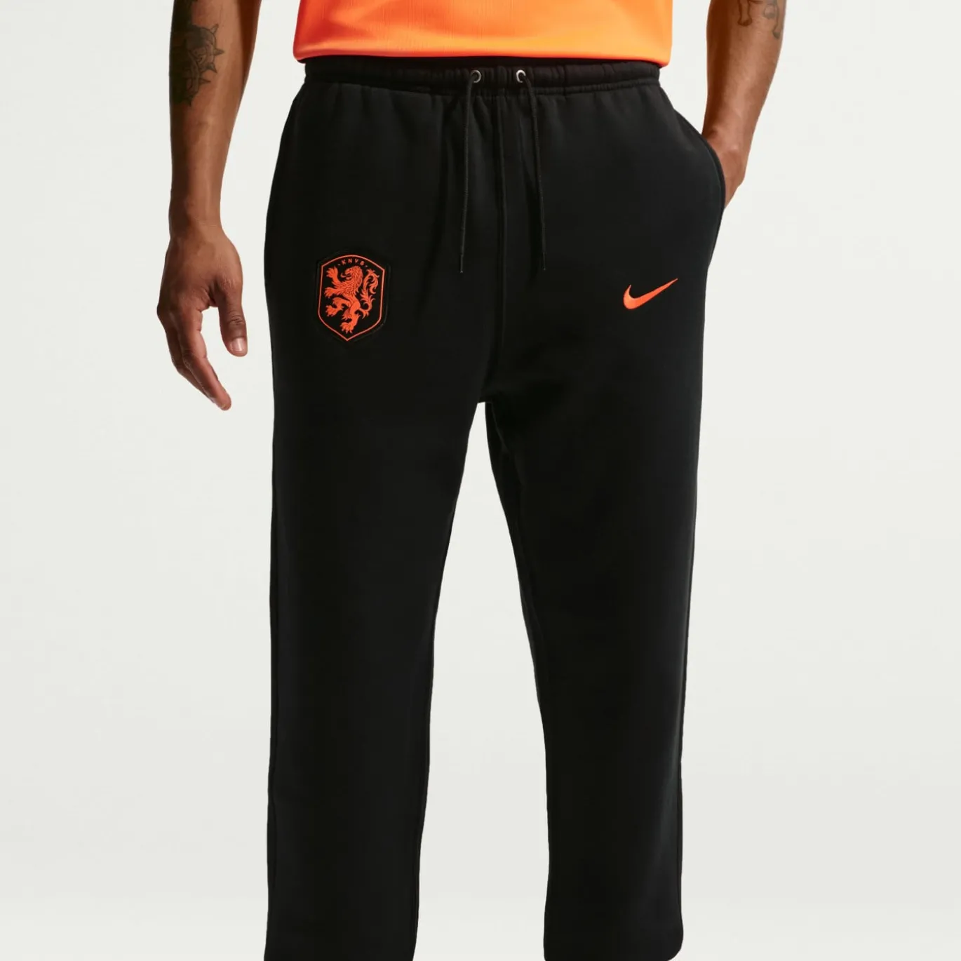 Nike Nederland Club Sportswear Trainingspak Hooded 2026-2028 Oranje Zwart