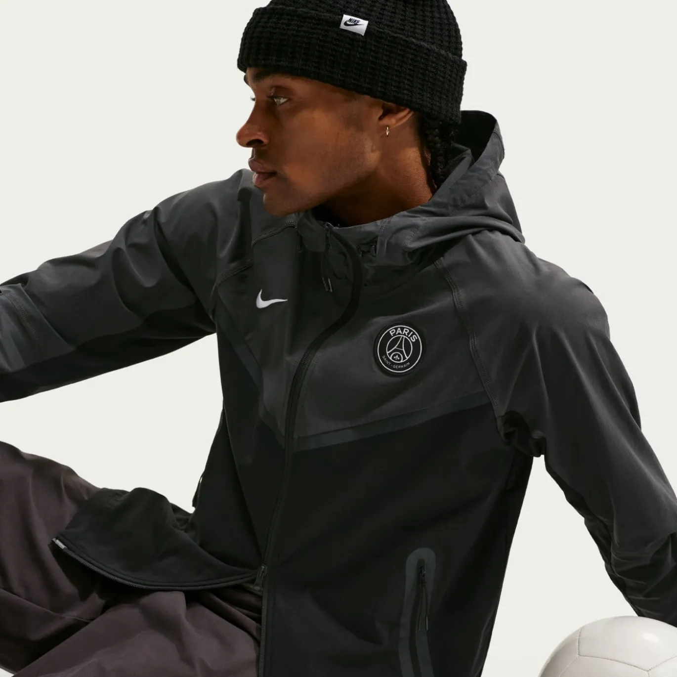 Nike Paris Saint-Germain Tech Woven Windrunner Jack Zwart Donkergrijs Wit
