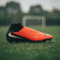 Nike Phantom 6 High Elite IJzeren-Nop Voetbalschoenen (SG) Zwart Felrood Goud