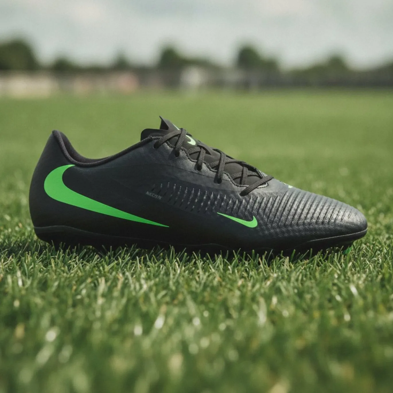 Nike Phantom 6 Low Academy Gras / Kunstgras Voetbalschoenen (MG) Zwart Felgroen