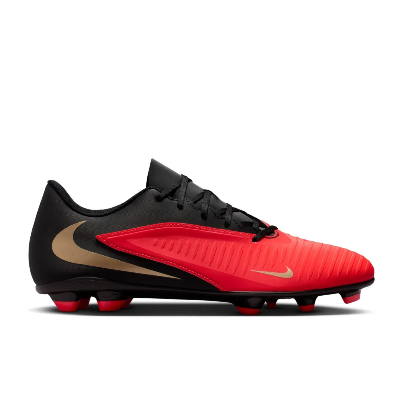 Nike Phantom 6 Low Club Gras / Kunstgras Voetbalschoenen (MG) Zwart Felrood Goud