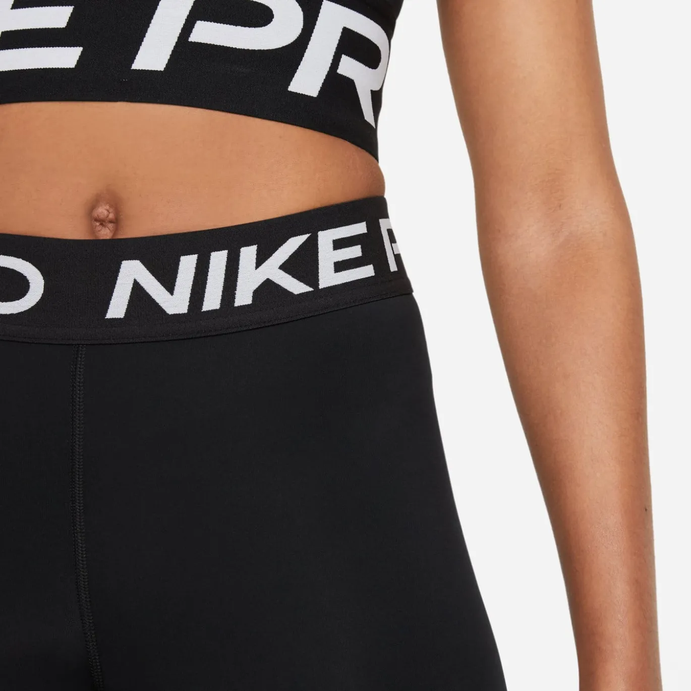 Nike Pro 365 Short 8-Inch Dames Zwart Wit