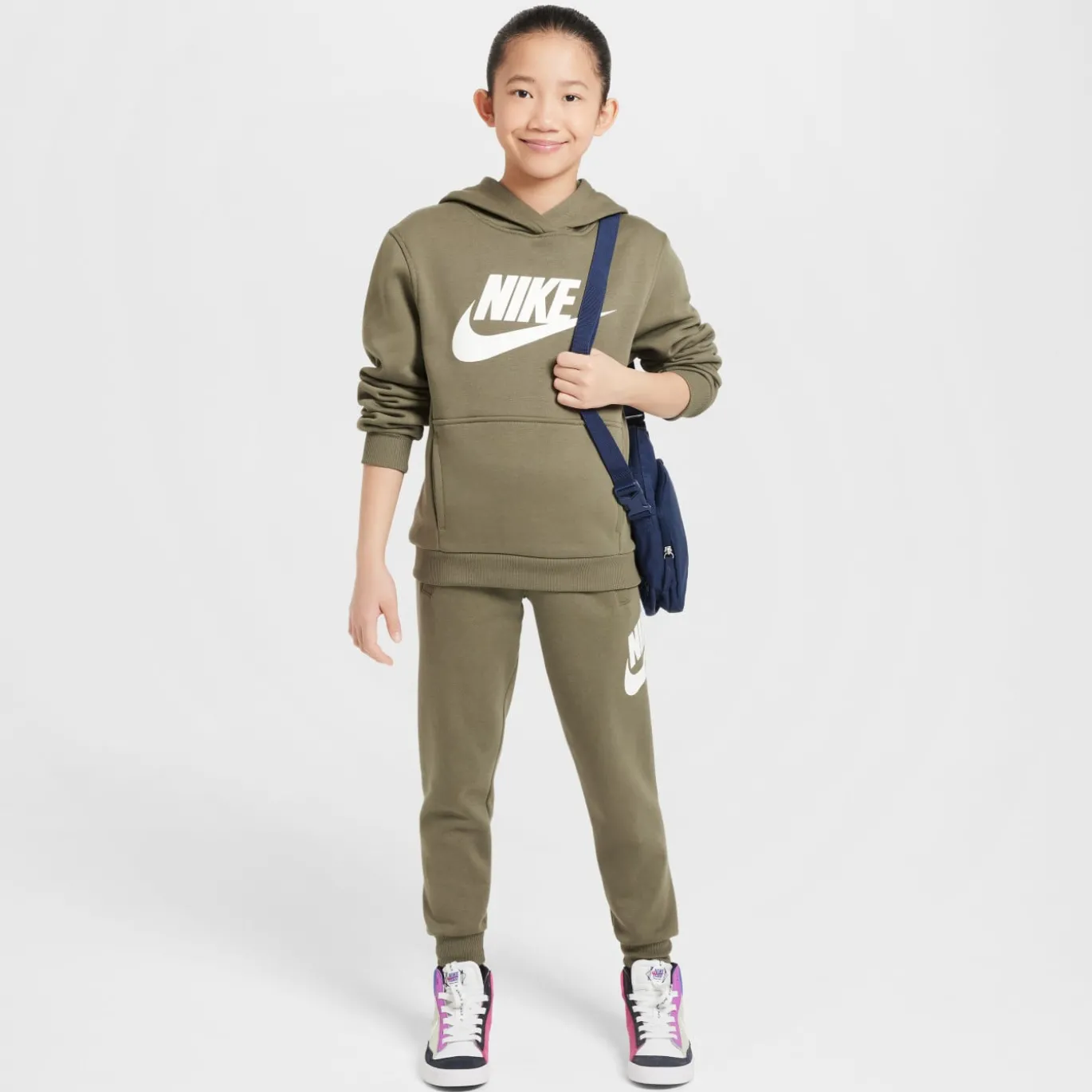 Nike Sportswear Club Big Logo Fleece Hoodie Kids Olijfgroen Wit