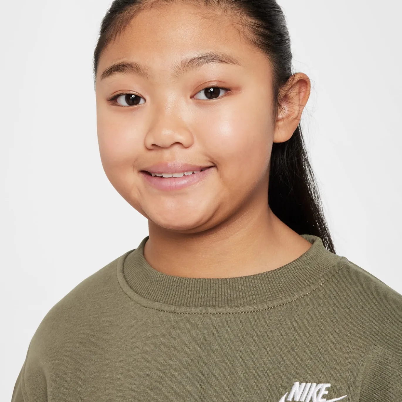 Nike Sportswear Club Fleece Crew Trainingspak Kids Olijfgroen Wit