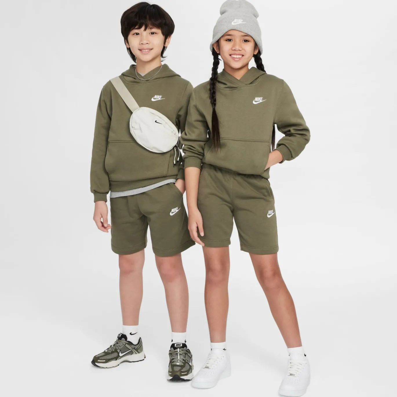 Nike Sportswear Club Fleece Hoodie Kids Olijfgroen Wit