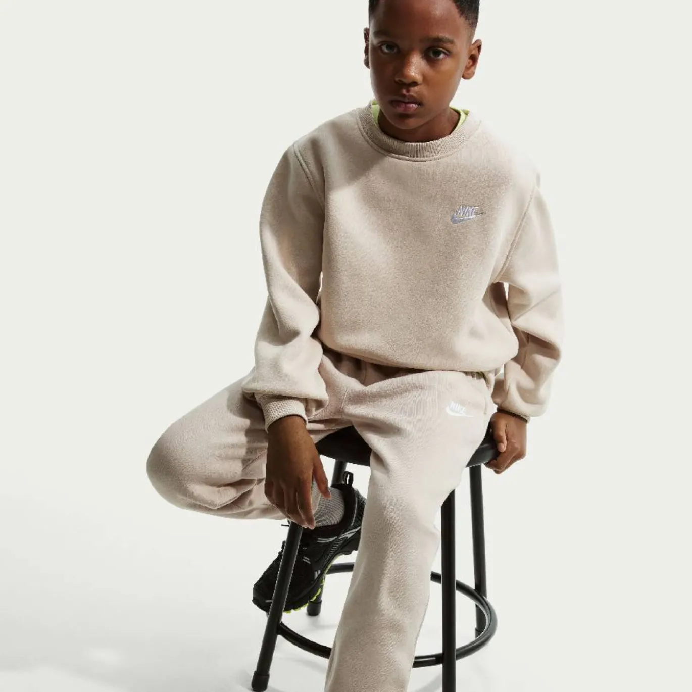 Nike Sportswear Club Fleece Joggingbroek Kids Lichtbruin Wit