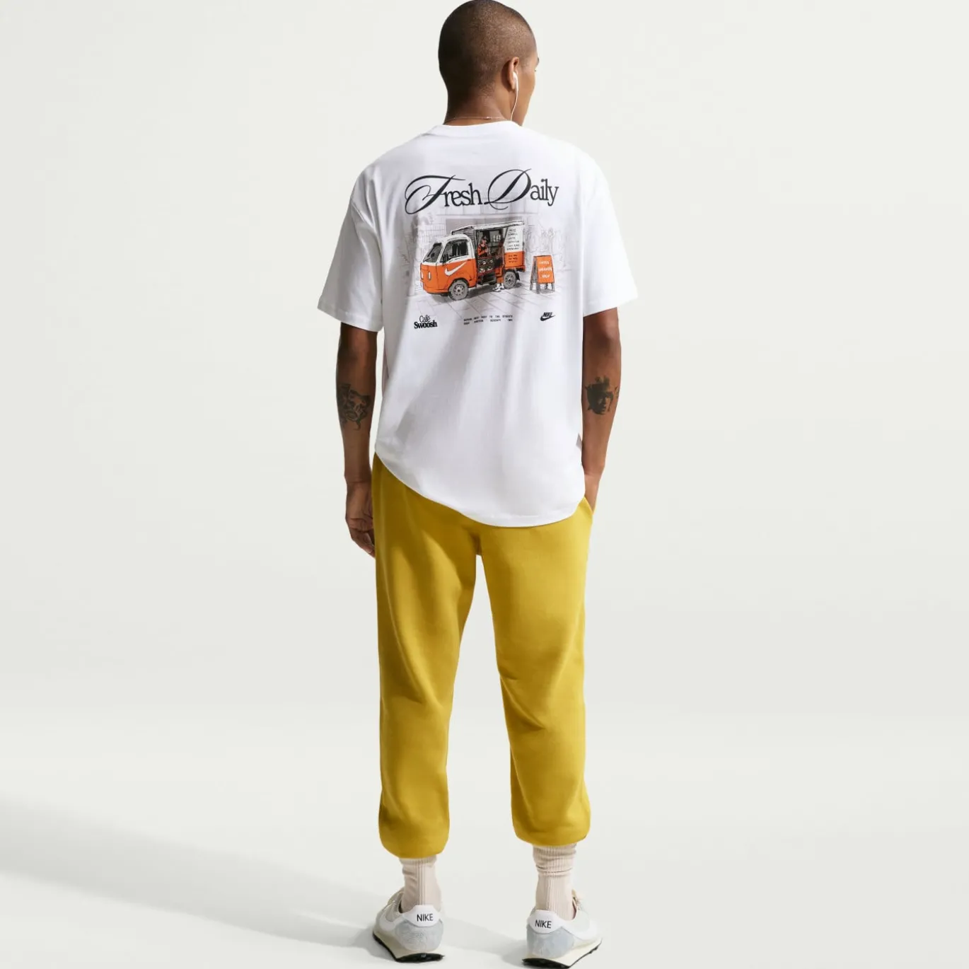 Nike Sportswear Club Fleece Joggingpak Hooded Donkergeel Wit