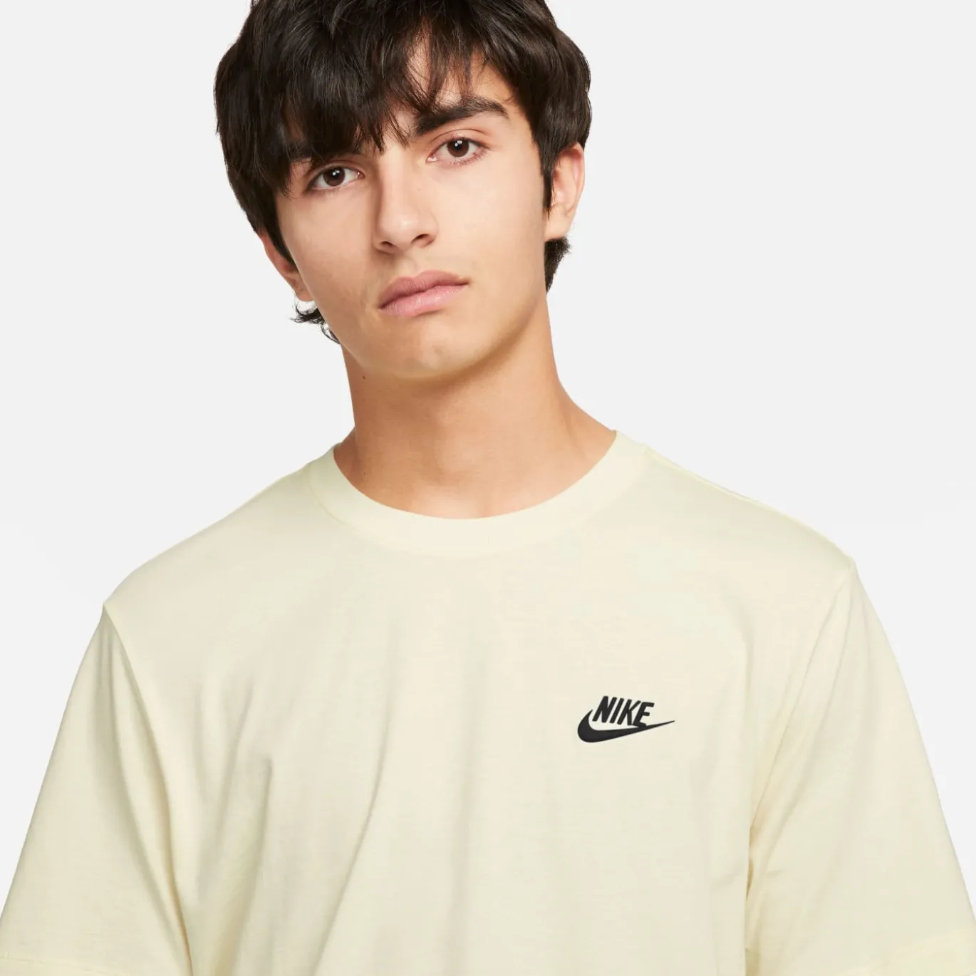 Nike Sportswear Club T-Shirt Lichtgeel Zwart