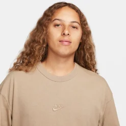 Nike Sportswear Premium Essentials T-Shirt Beige