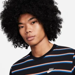 Nike Sportswear T-Shirt Club Stripe Zwart Rood Wit Blauw
