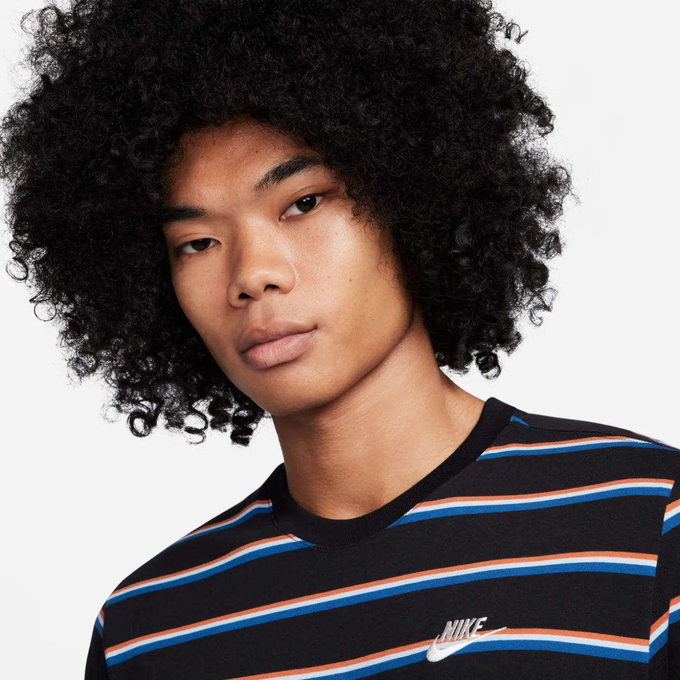 Nike Sportswear T-Shirt Club Stripe Zwart Rood Wit Blauw