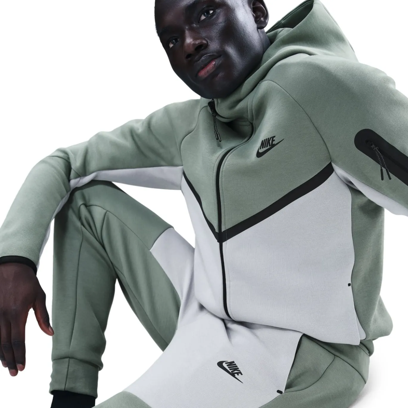 Nike Tech Fleece Sportswear Joggingbroek Donkergroen Beige