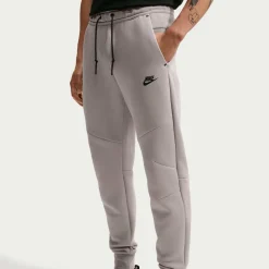 Nike Tech Fleece Sportswear Joggingbroek Lichtgrijs Beige Zwart