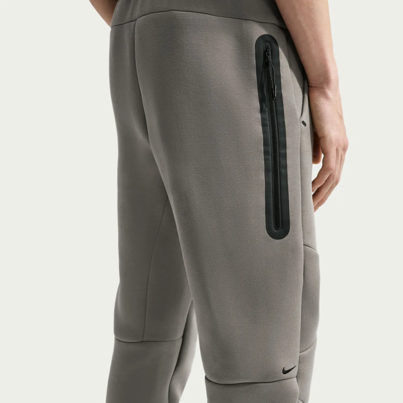 Nike Tech Fleece Sportswear Trainingspak Donkergrijs Zwart Oranje