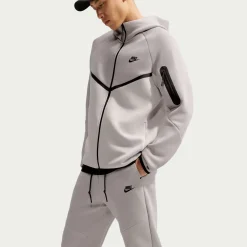 Nike Tech Fleece Sportswear Trainingspak Lichtgrijs Beige Zwart