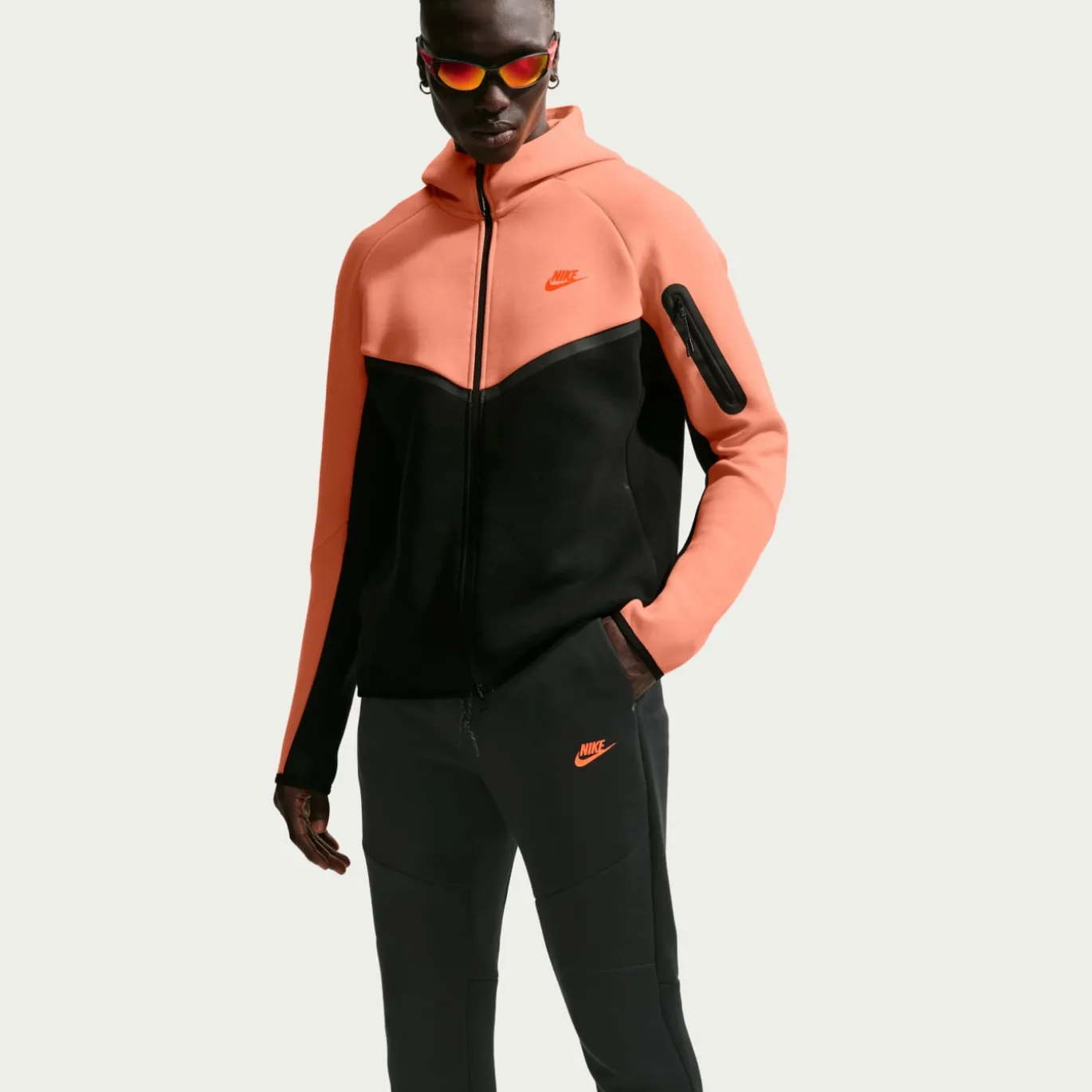 Nike Tech Fleece Sportswear Trainingspak Lichtoranje Zwart Felrood