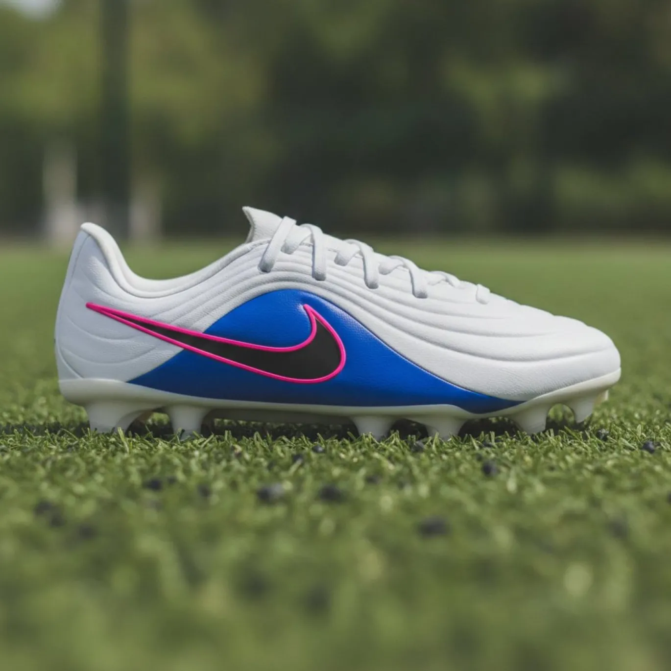 Nike Tiempo Maestro Academy Gras / Kunstgras Voetbalschoenen (MG) Kids Wit Blauw Felroze